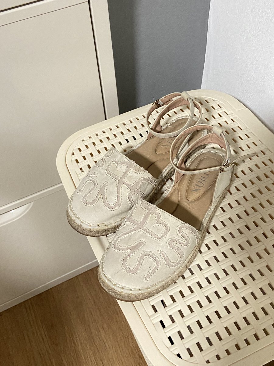 nalyino's tweet photo. ส่งต่อ minxshoes รุ่น chloe lady สี oatmeal 
ขนาด 39 (38ใส่ได้นะคะ)
**ตำหนิ: สีซีด พื้นอ้านิดนึงค่ะ แต่ใส่ได้ปกติเลย
   🩰 ราคา 590 รวมส่ง

#ส่งต่อ #ส่งต่อรองเท้า #minxshoes #รองเท้ามือ2 #รองเท้ามือสอง #โล๊ะตู้มือสอง https://t.co/oR0IOAjpjb