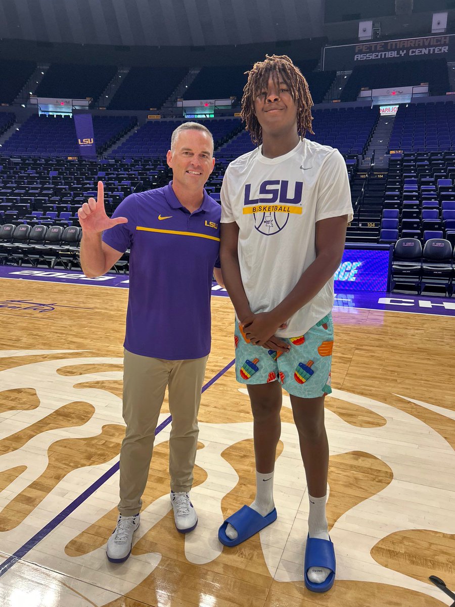 POBScout's tweet photo. Learning More About: 2028 Ephriam Moore
#PhenomHoops 

- We learn more about this young man's game, as he looks to model his game after players like Kevin Garnett and Malik Beasley. He also talks about earning his first offer from LSU. 

Read: https://t.co/RN72plzbe4 

@Coach_Rick57 @colbylewis20 @POBScout @JeffreyBendel_ @Phenom_Hoops @ty1ewis @SBG_EJMoore @JL3Elite