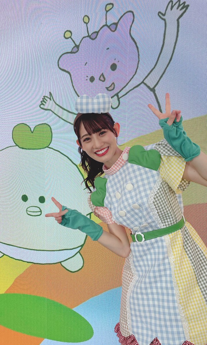 tvk『#みらいみらいばぁ』の歌のおねえさん 秋本帆華が歌っている
