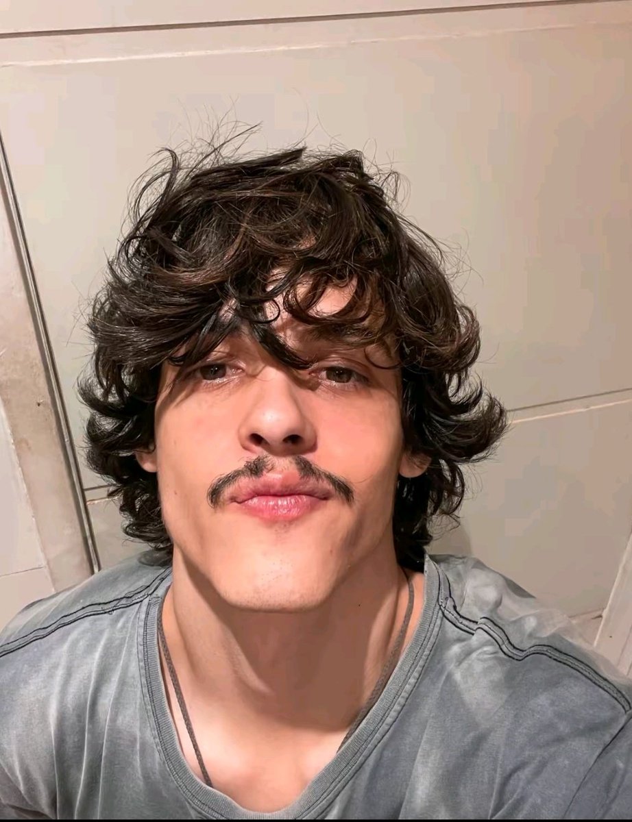 nev (@iwhiteferr4ri) on Twitter photo 