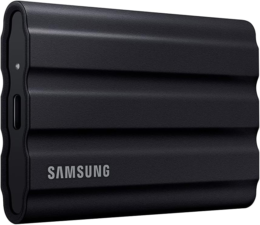 deallists's tweet photo. Featured Labor Day Deals
Speed up your workflow with the SAMSUNG T7 Shield 2TB Portable SSD 💾 Up to 1050MB/s, rugged design, and IP65 water &amp; dust resistance, perfect for photographers, content creators, and gamers.
$149.99 (47% off)
💥https://t.co/0UfH4bZ6fh
#TechDeals #Samsung https://t.co/cLXNxtHHz0