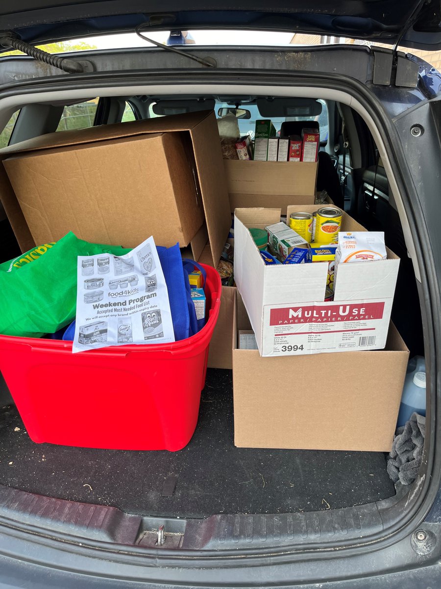 expresskw's tweet image. Thank you to our community partners for helping us donate 855 items to Food4kids. We reached our goal of 400llbs and more. These donations will help hundreds on households in the KW region.
#Food4kidswaterlooregion #Branditblue #Expresspros