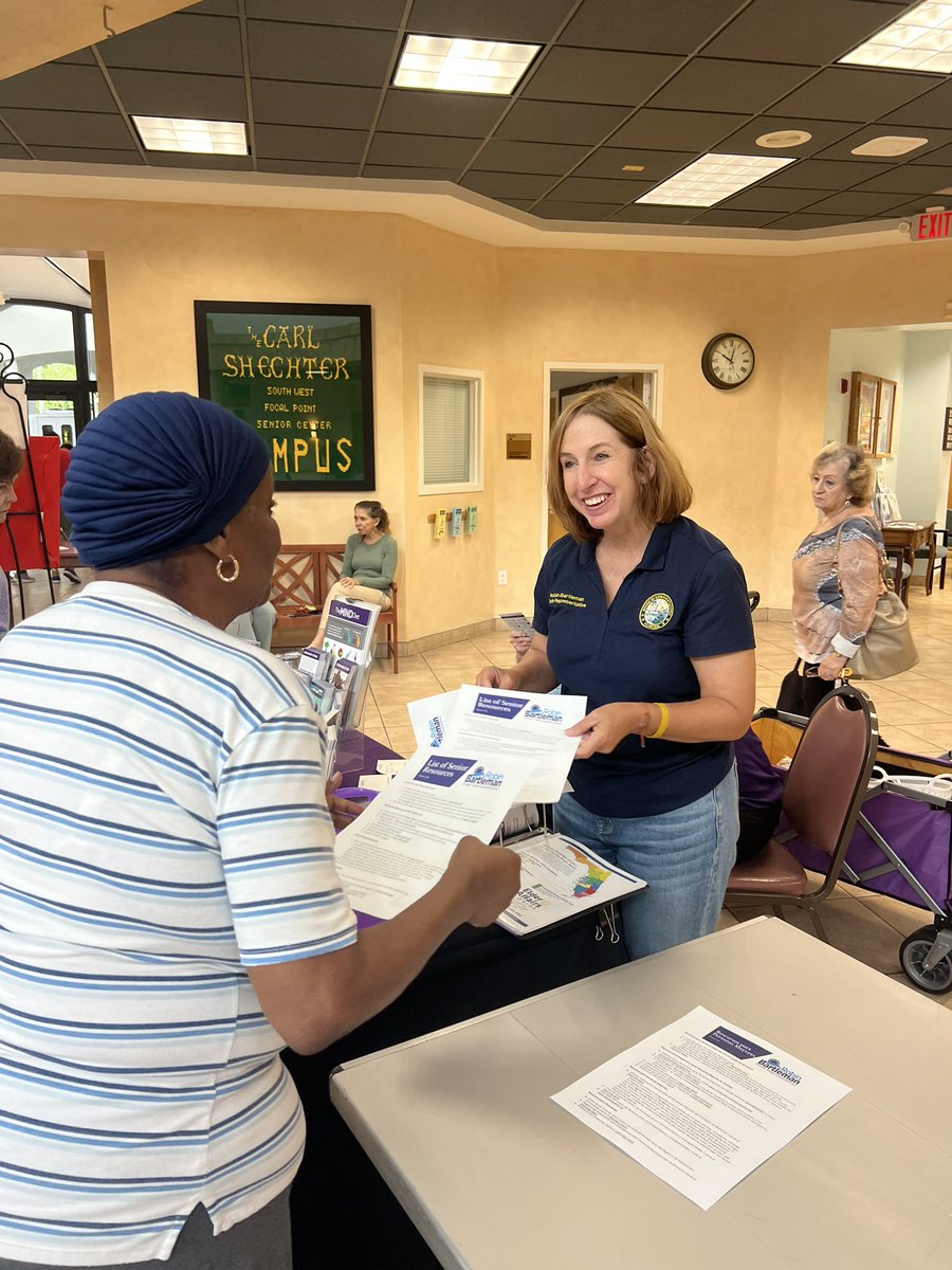 Robin_Bartleman's tweet photo. Had a great time bringing the Brain Bus to Pembroke Pines Senior Center and Weston City Hall! Grateful for the opportunity to share important information on brain health with our community. 🧠🚎 #BrainBus @alzassociation https://t.co/Mo51OUvfrt