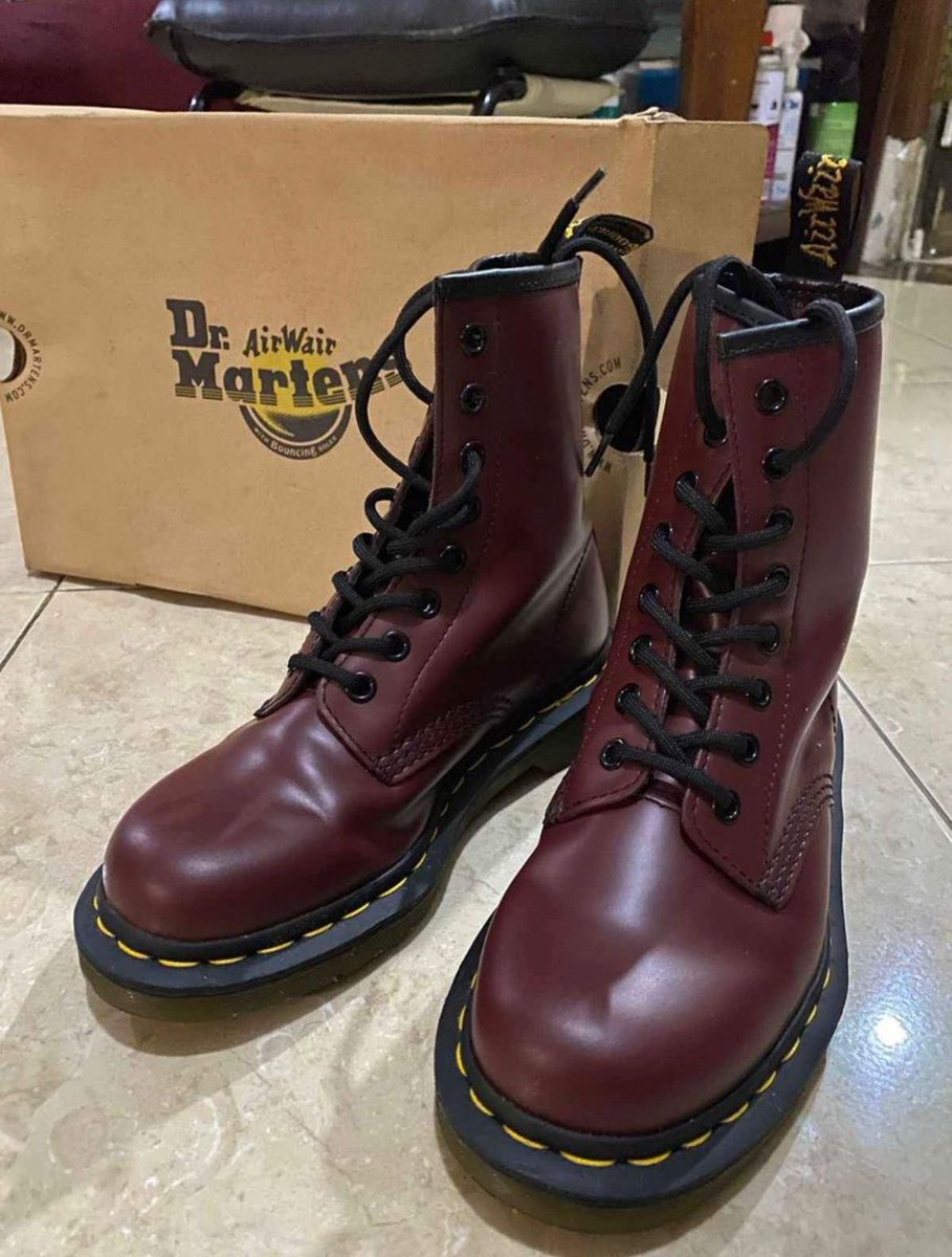 fullsunribos's tweet photo. ‼️HELP RT‼️

WTS / want to sell / for sale
Preloved Dr Martens / Docmart 1460 Red Cherry
Size: 36 EU
💵 1.800.000
📍Jakarta Selatan

DM me for more details https://t.co/ITHMMfmbLF
