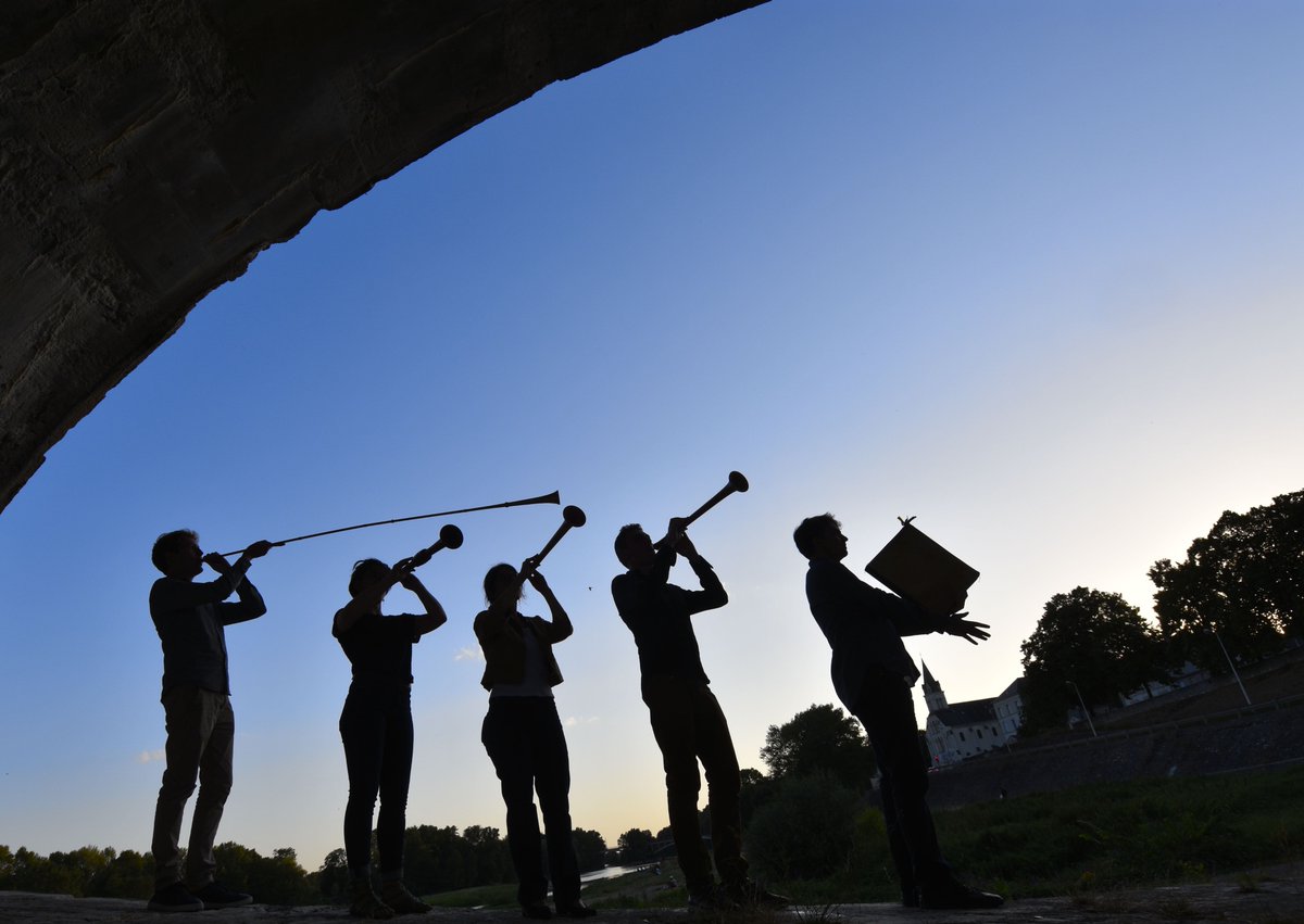 Festival Voix et Route Romane tweet media