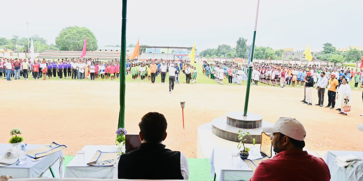 RmeshSpeaks's tweet photo. ‘खेलो झारखंड’ की जिलास्तरीय प्रतियोगिता का शुभारंभ।
#khelojharkhand #sports #chatra #DCChatra https://t.co/epMEJBPxsO