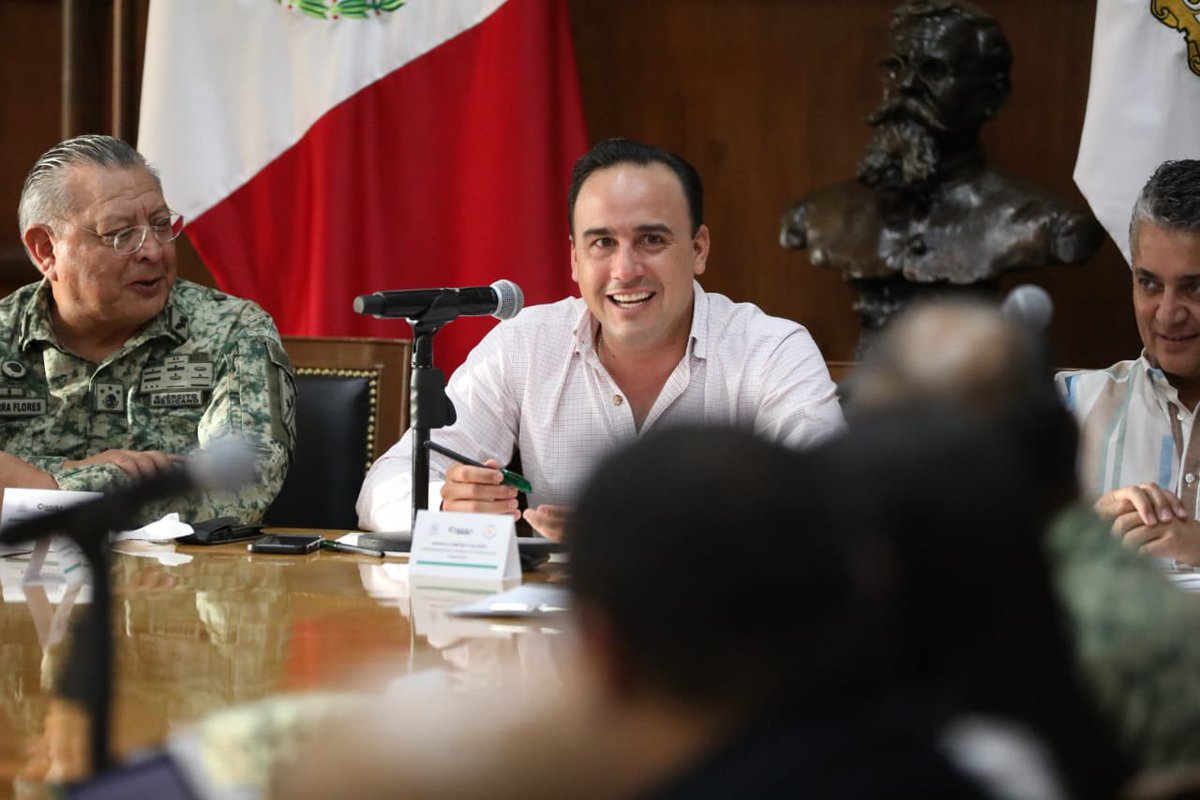 Coahuila seguro y en orden. 🤠💪🏼 Aquí, todas las instituciones reunidas en la Mesa de Coordinación Estatal para la Construcción de Paz y Seguridad. #CoahuilaPaDelante #APasosDeGigante
