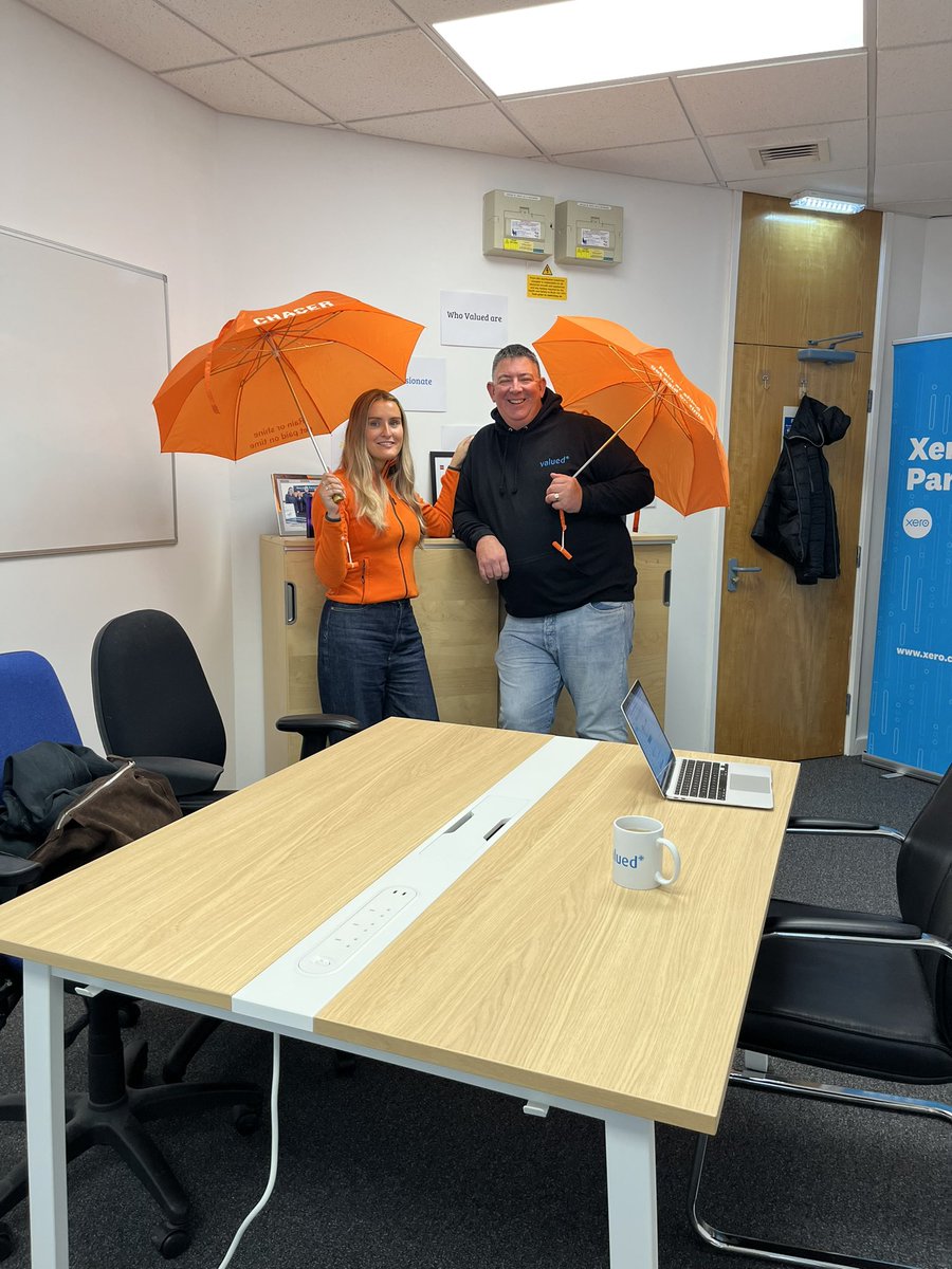 chaser_hq's tweet photo. Great day visiting the @ValuedGroup office in Durham today ☂️🧡

Thank you @StephenPaulUK for sharing how your team use Chaser to automate manual tasks and reduce bad debts 💻💰 https://t.co/6GafDr1MNN