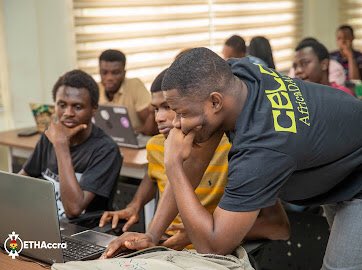 ETHAccra's tweet photo. 𝙕𝙚𝙧𝙤 𝙏𝙤 𝘿𝙖𝙥𝙥 still ongoing!
Supervisors making sure developers are able to deploy their first dApp😍🚀
#ZeroToDapp #DayOne https://t.co/GeZYQvZZyf