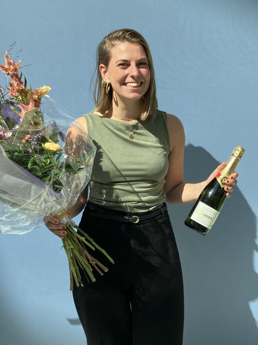 CeesKortleve's tweet photo. Dochter Lisanne geslaagd voor Master Next Level Engeneering Haagse Hogeschool. Heel trots! https://t.co/sLxkxiy0kE