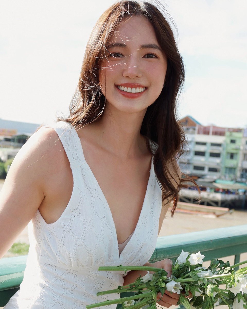 fanbuanalinthip's tweet photo. คนสวย 🕊️✨💐 #chattisnotaphotographer
#บัวนลินทิพย์ #buanalinthip https://t.co/V7pTQ5smbb