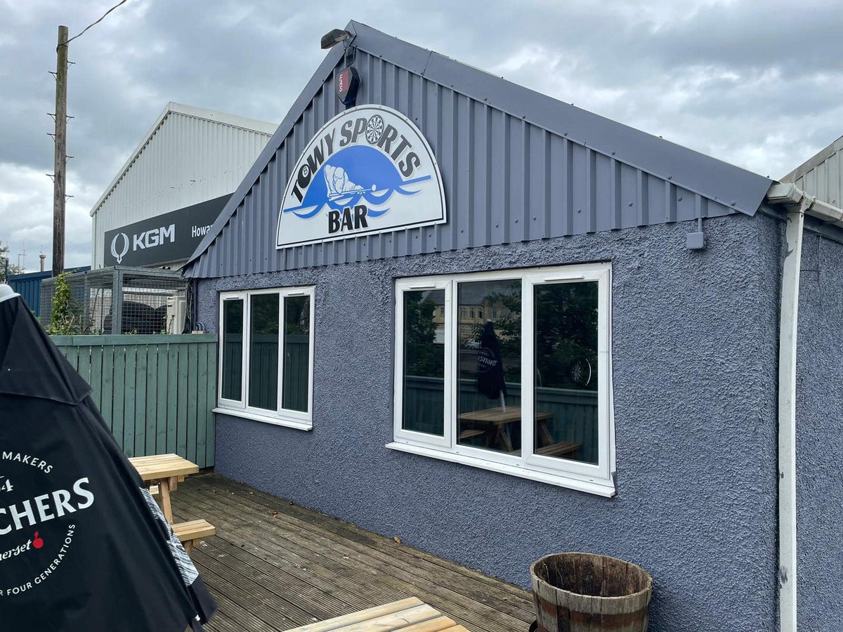 We're delighted to have partnered with the newly-opened Towy Sports Bar in Carmarthen to offer a great deal to Bluebirds season ticket holders and supporters association members! 🤝🎱

On matchdays, you're invited to call in for one free drink and 50% off your food order. Just
