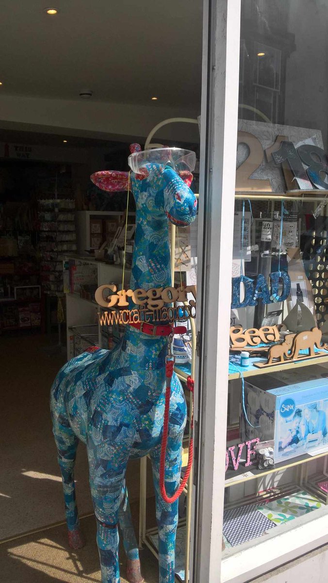 Hi #alancarr I hear you may be in Rye tomorrow and since I watched you at work at the De La Warre Pavilion I hope you can visit me at work ?  #craftmagicrye
Love Gregory (blue giraffe)