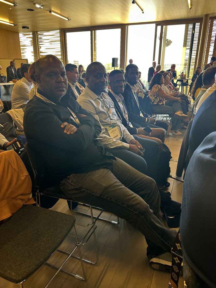 MedefGuyane's tweet photo. 🚨🚨[Libérer le Pouvoir des entreprises : Maximiser la mobilisation des financements européens dans les #RUP et les #PTOM]…… la séquence OM débute maintenant à la #REF24 https://t.co/h0gbsjVKGM