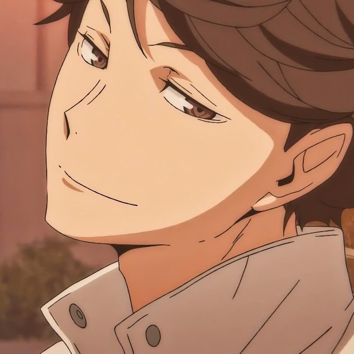 🔞คาเงฮินะ เคนฮินะ อัตสึฮินะ โอยฮินะ🔞 5p

“ สักวันฉันจะเซตลูกให้โชโยเอง ”

เสียงทุ้มประกาศกร้าวออกมาลั่นสนาม ทำเอาฮินาตะเบิกตากว้างอย่างตกใจ

อัตสึมุหันใบหน้าเข้าสบกับดวงตาสามคู่ที่จ้องมองมาเสมือนสายตานั้นแปรเปลี่ยนเป็นคมมีด

“ ไอเวร ” เซตเตอร์สามทีมสบถพร้อมกันด้วยอารมณ์คุกรุ่น