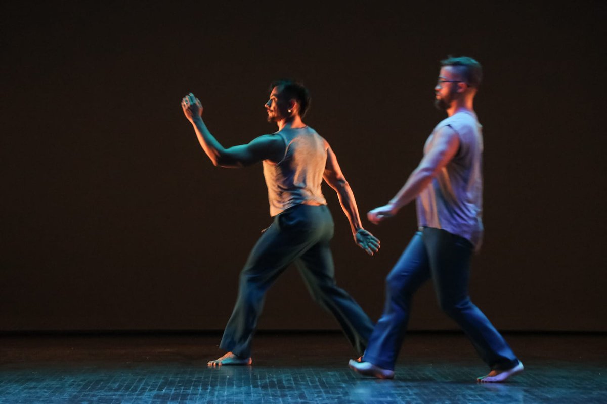 SCultura_Mich's tweet image. Con la función "Razones para Amar", que celebra el amor diverso y la libertad de movimiento, del colectivo @Ecléctico &amp;amp; Bailarines Invitados, dieron inicio las actividades de la Muestra Estatal de Danza Contemporánea en el Teatro Melchor Ocampo. 🩰💃🏾

#MichoacánCulturaViva