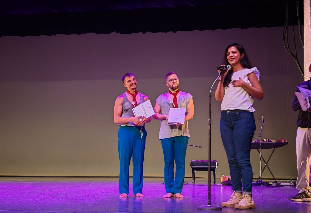 SCultura_Mich's tweet image. Con la función "Razones para Amar", que celebra el amor diverso y la libertad de movimiento, del colectivo @Ecléctico &amp;amp; Bailarines Invitados, dieron inicio las actividades de la Muestra Estatal de Danza Contemporánea en el Teatro Melchor Ocampo. 🩰💃🏾

#MichoacánCulturaViva
