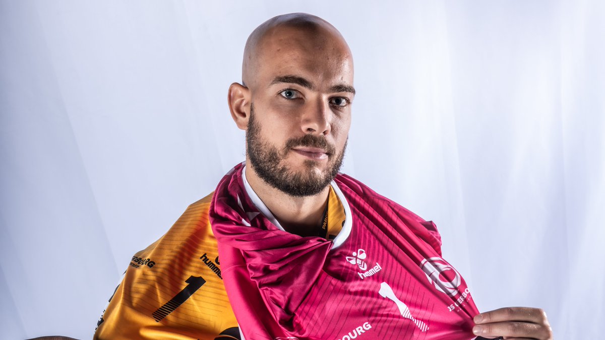 JSCherbourg's tweet photo. 𝐌𝐀𝐈𝐋𝐋𝐎𝐓 𝐃𝐎𝐌𝐈𝐂𝐈𝐋𝐄 𝟐𝟒-𝟐𝟓 💜

@JSCherbourg  x @hummelFrance  🤝

PARCE QU'ICI C'EST CHERBOURG 💜 https://t.co/Zs6iG3l3LH