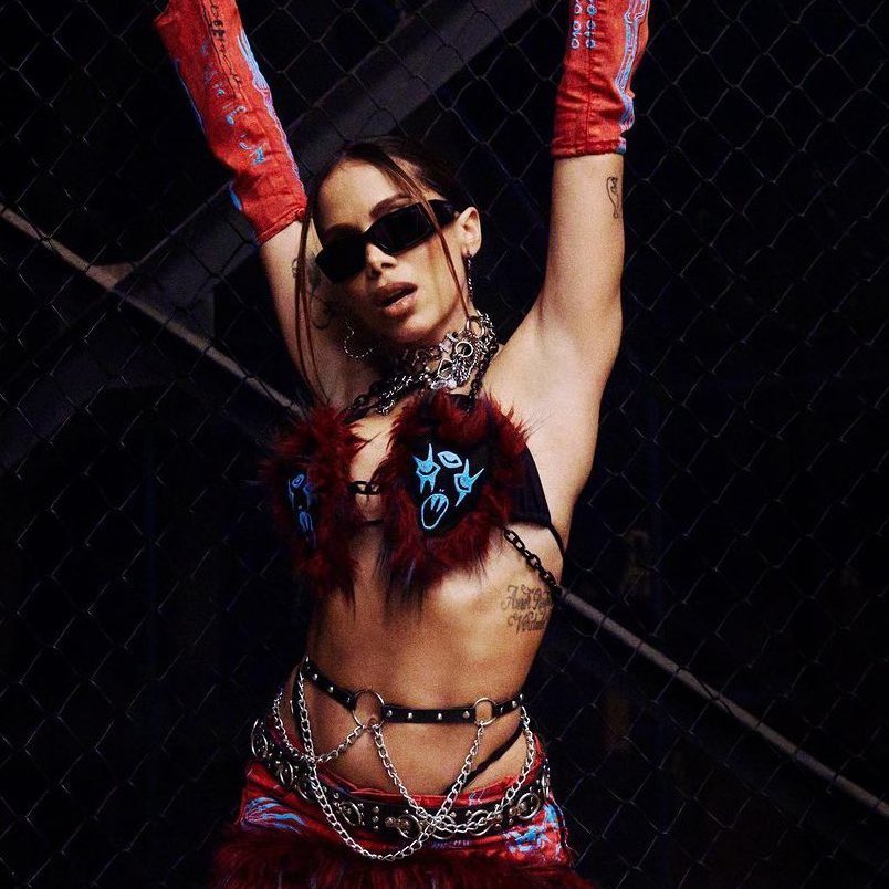 tracklist's tweet photo. 🚨 Anitta tem performance confirmada no #VMAs 2024.

Segundo a People, a artista fará um medley de “Savage Funk” e “Alegría”. https://t.co/xUPrEgJ0an