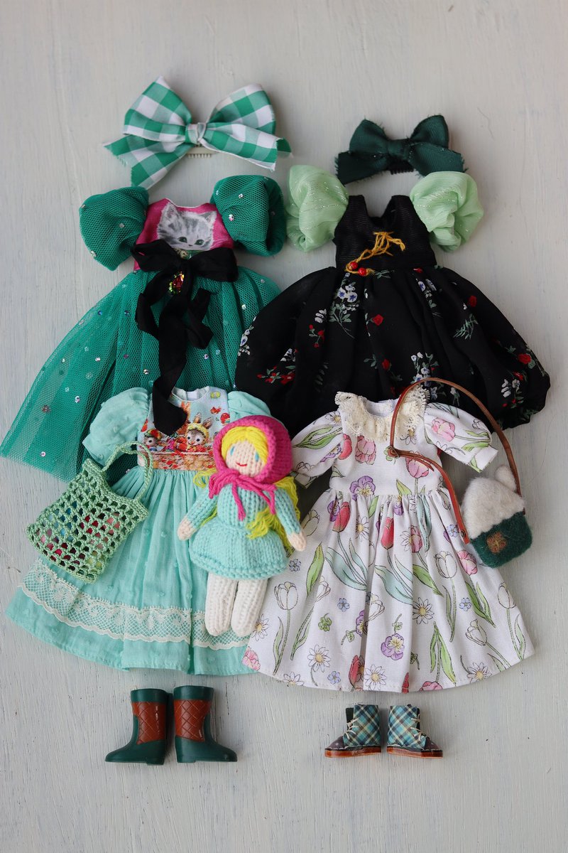 DollCraftsman's tweet photo. Size of blythe and pullip.
If you want to buy this item link in my bio.
#blythe #blythedoll #blythedolls  
 #blytheclothes https://t.co/xyXIJ4pmQT