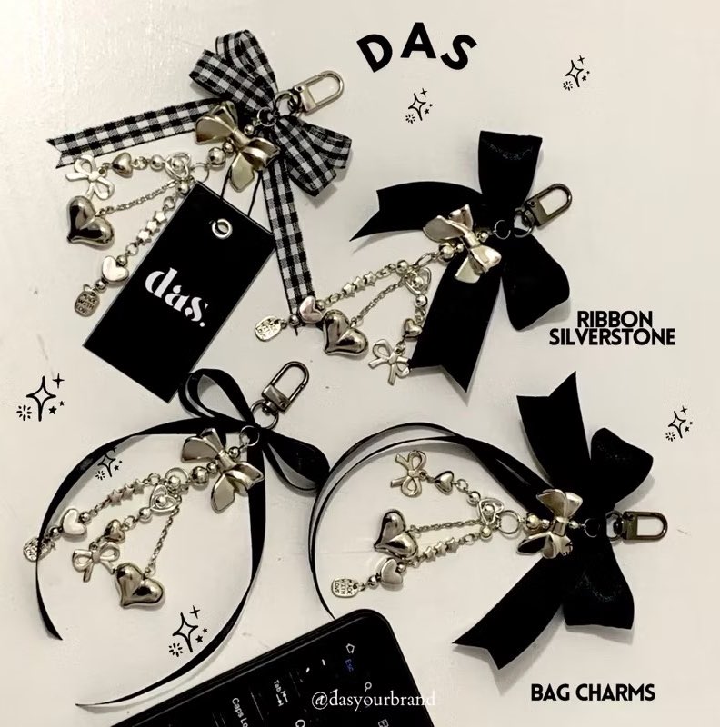 Bag charm
— s.shopee.co.id/1fzMcIcDe6?sha…