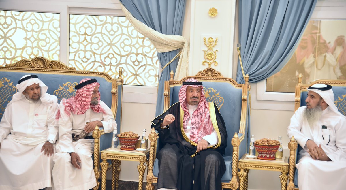emara_najran's tweet photo. أمير #نجران يواسي آل منجم. 
https://t.co/Ud0QPgjBXk https://t.co/Oo3btFjqII