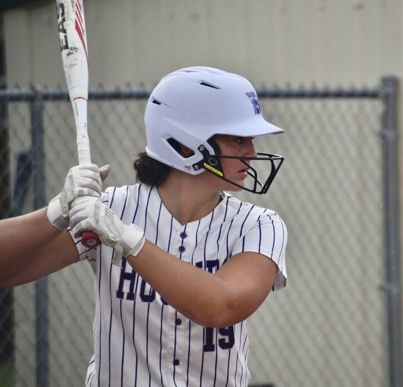 ReiverSoftball's tweet photo. Meet the Reiver:

🔹Saydee Plummer🔹

Hometown: Burlington, Iowa
Position: Pitcher
Major: Exercise Science 
Fun Fact: “I recently broke my face and will always have my orbital bone fractured”

“I’m looking forward to playing with my new teammates”

#SailsUP 🏴‍☠️ https://t.co/6QOdR1CqrU