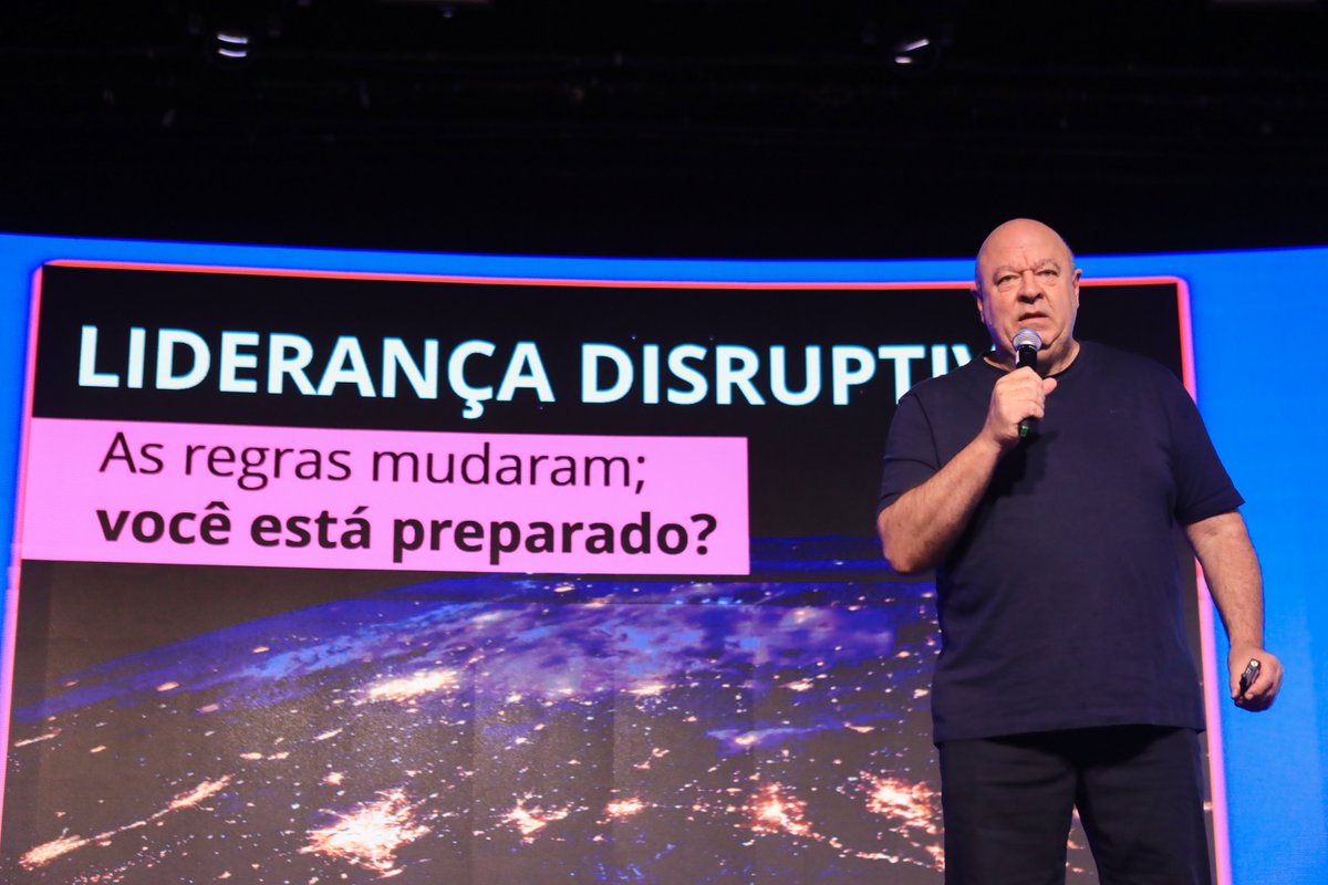 Hoje começa a 13ª edição do Fórum RNP, evento que é um ponto de encontro da comunidade de pesquisa, ensino e inovação! Durante os três dias de Fórum, teremos palcos direcionados para inovação, colaboração e negócios, workshops e mais! Assista agora: youtube.com/watch?v=M2X2kQ…