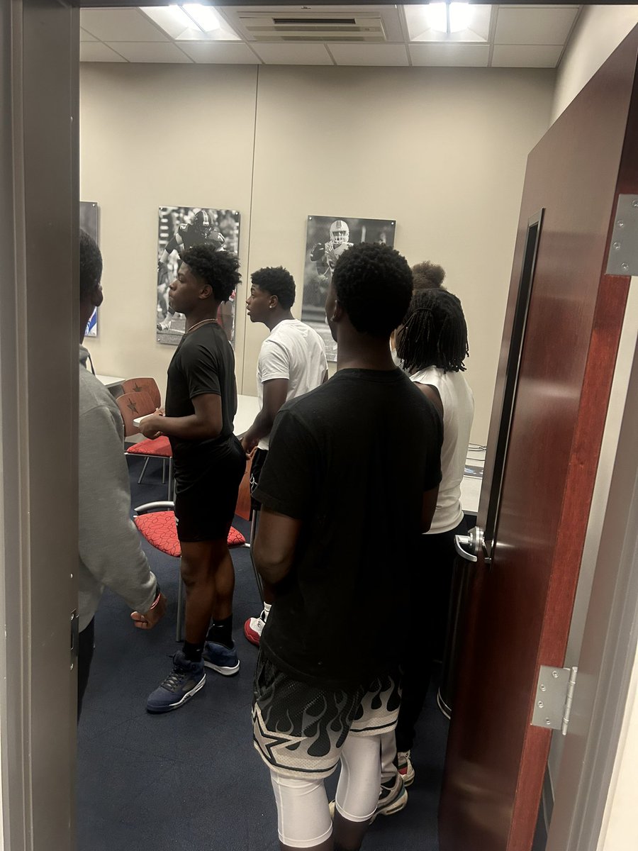DJames_5's tweet photo. Couple of our guys got a chance to go down to Northwest Community College to meet the Head Coach and Staff . 

Thanks for the invite and we look forward to seeing a couple our guys down there .  @CoachCJones20 @NWCC_Football @johnvarlas https://t.co/xAuEt4dIiC
