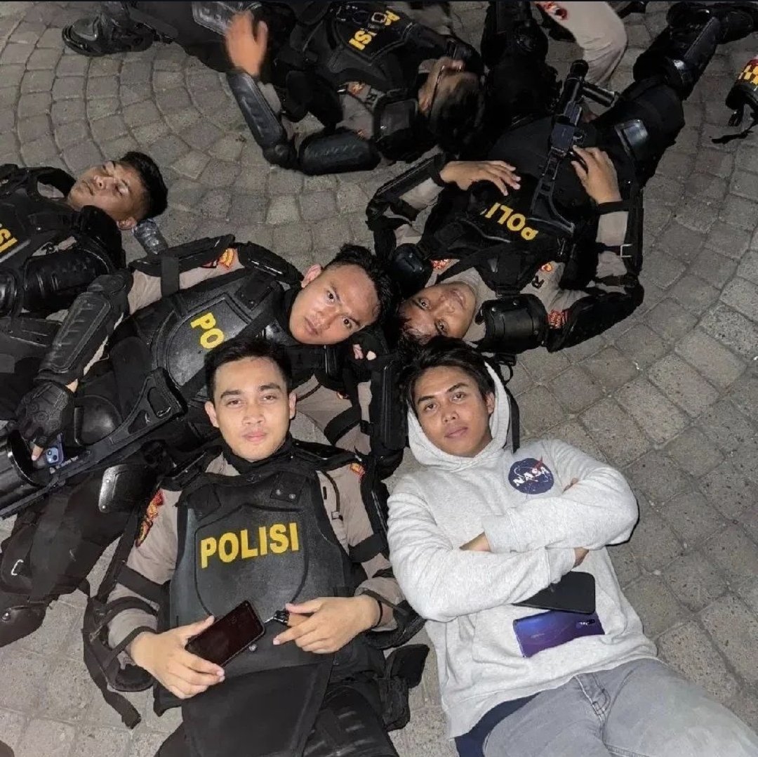 al_tiawan's tweet image. Tandain mukanya yg pke hoodie,tim culik dr pihak polisi brutal di semarang,pramono jogja bu mega