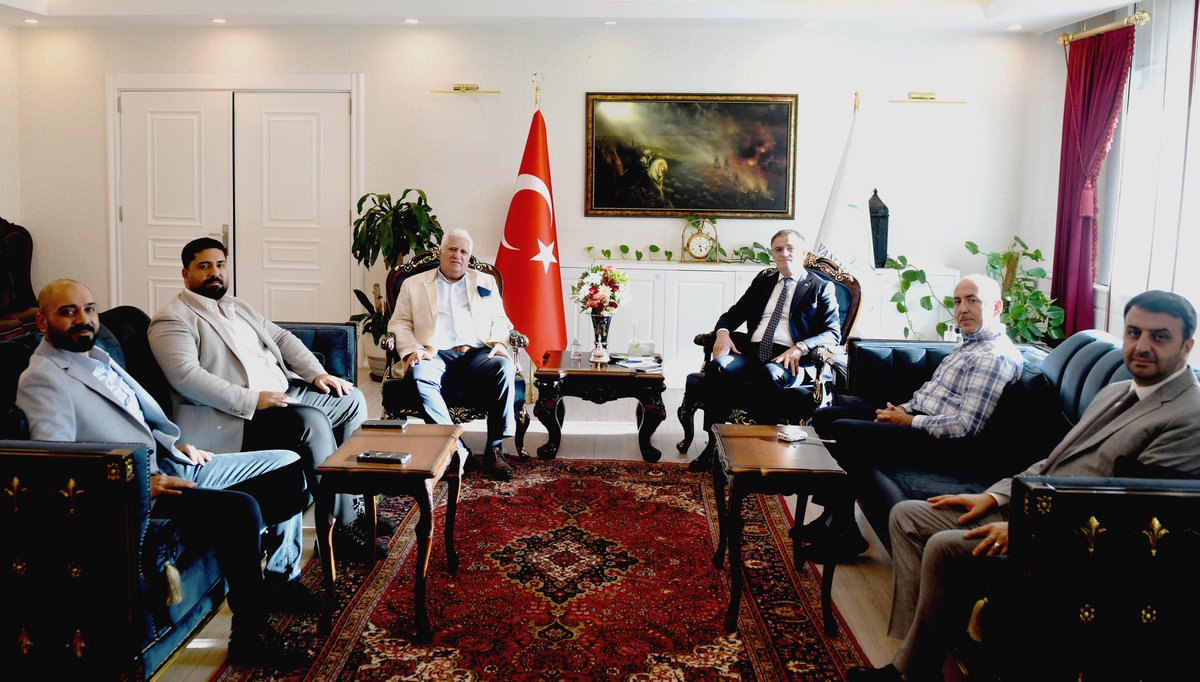 T.C. Van Valiliği 🇹🇷 (@tcvanvaliligi) on Twitter photo Valimiz Sn. Ozan Balcı, İş İnsanı Sn. Bedrettin Gökçenay ve beraberindekileri makamında kabul etti.
<a href="/valiozanbalci75/">Ozan Balcı</a> Valimiz Sn. Ozan Balcı, İş İnsanı Sn. Bedrettin Gökçenay ve beraberindekileri makamında kabul etti.
<a href="/valiozanbalci75/">Ozan Balcı</a>