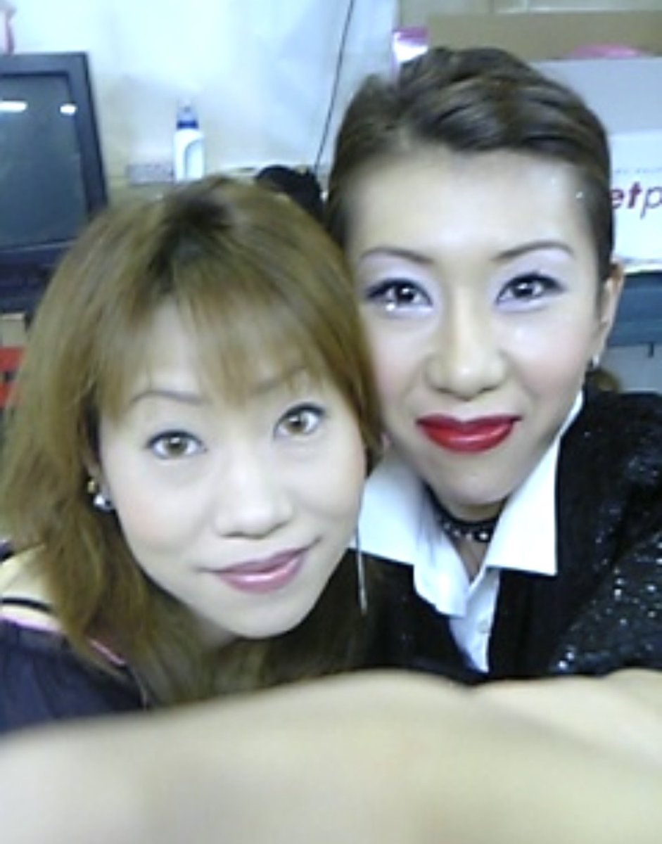 ensemblerose's tweet photo. 同期のゆきみちゃんとの現役時代2002と20年後の2人もどうぞ♪♪ https://t.co/8rZCMeTSa0