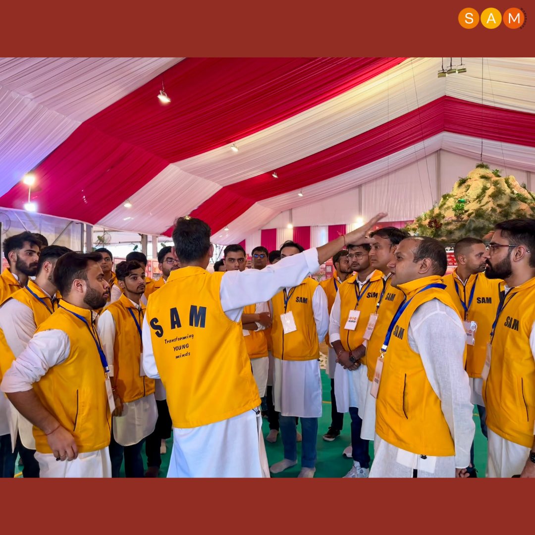 SAMWorkshops's tweet photo. Walkie-talkies in hand, our dedicated volunteers were stationed at every crucial spot, ensuring a seamless experience for all. Their hard work behind the scenes turned this event into a divine celebration. 📡✨ #EventPrep #DivineExperience (2/3) https://t.co/YKcLtfqb2h