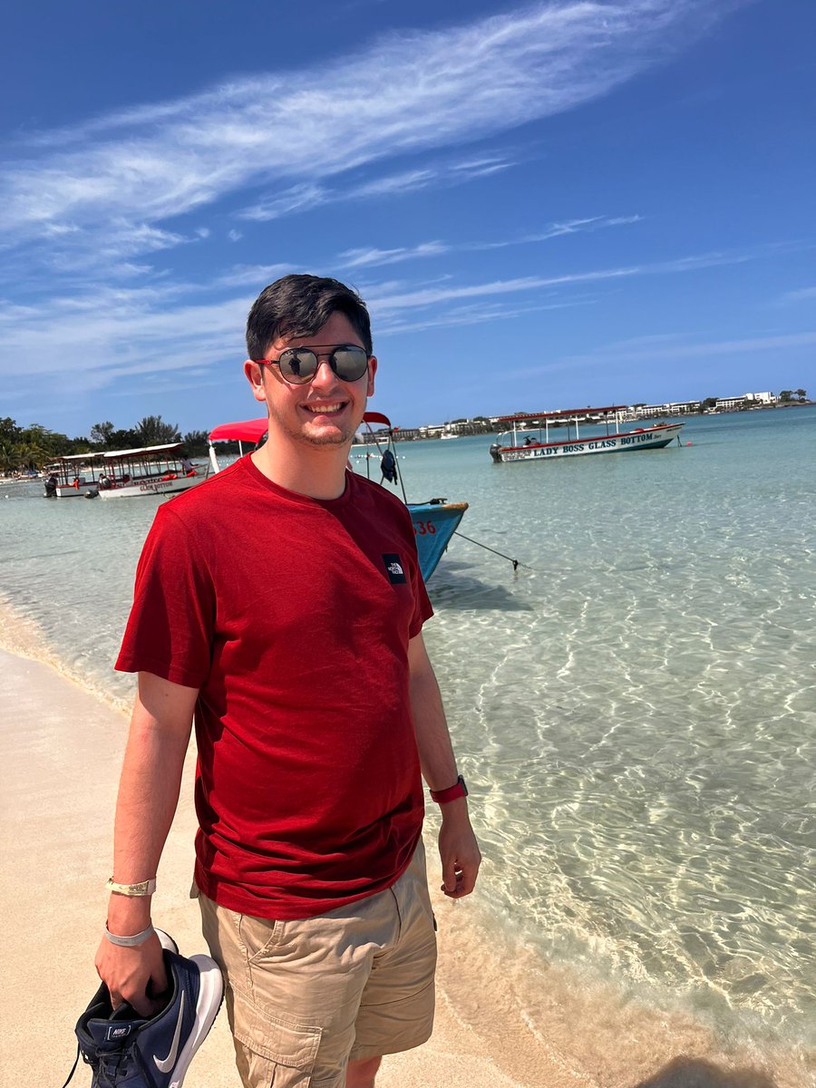 Happy 21st Birthday to our coach, Lewis!

We hope you have a great day!

We suspect that he will still be recovering from the weekend, after his return to competitive swimming at the SAST Sprints!