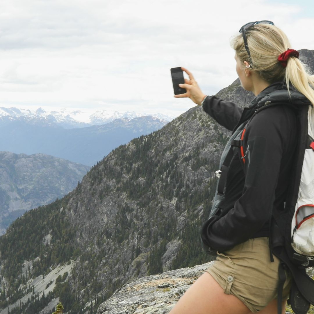 TheNextSummitA1's tweet photo. 🚨 New iPhone SOS Feature: Know Before You Go 🏔️

• Pre-defined messages only
• Update emergency contacts
• Point at satellites for comms
• Learn before using
• Stick with proven devices
• Carry essentials &amp; physical map

Stay safe out there! #OutdoorSafety #iPhoneSOS https://t.co/qvKQcGOJNG