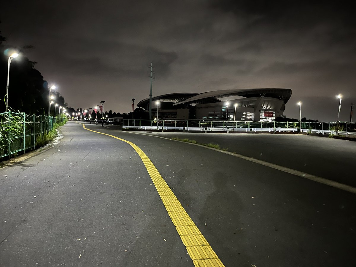 友達と深夜徘徊してる
埼玉スタジアム