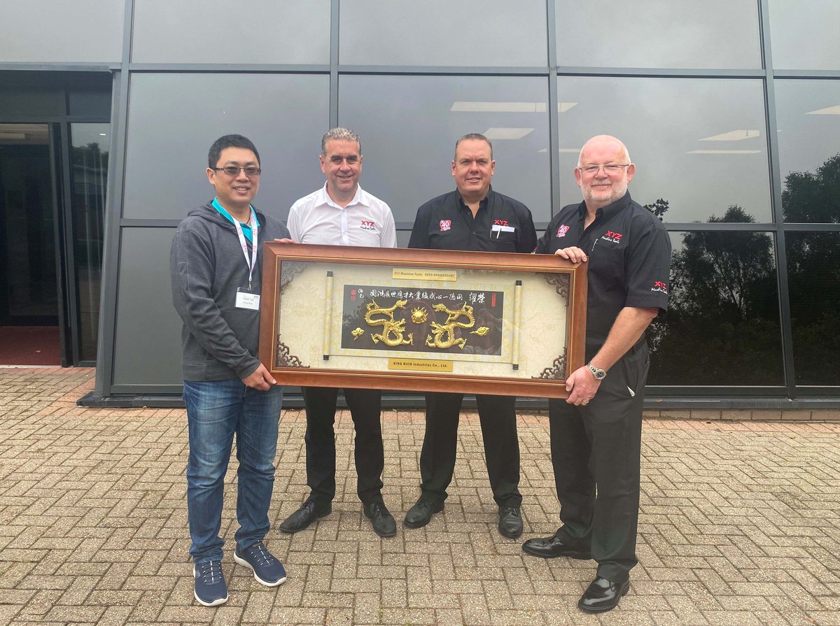 xyzmachinetools's tweet image. Jason Lee, Director of King Rich presented us with a framed scroll and confirmed the translation to be: &quot;GLORY - We (XYZ &amp;amp; King Rich) are with the same virtue and one mind can achieve great success. Great talents should show our great ambitions to the world”.

#XYZMachineTools