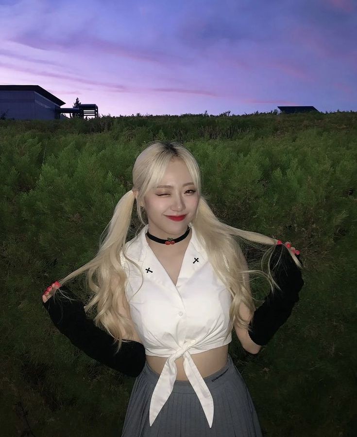 jeew00n's tweet photo. I think im lost but still smile ✌🏻✌🏻 https://t.co/ZgpRK1GtlN