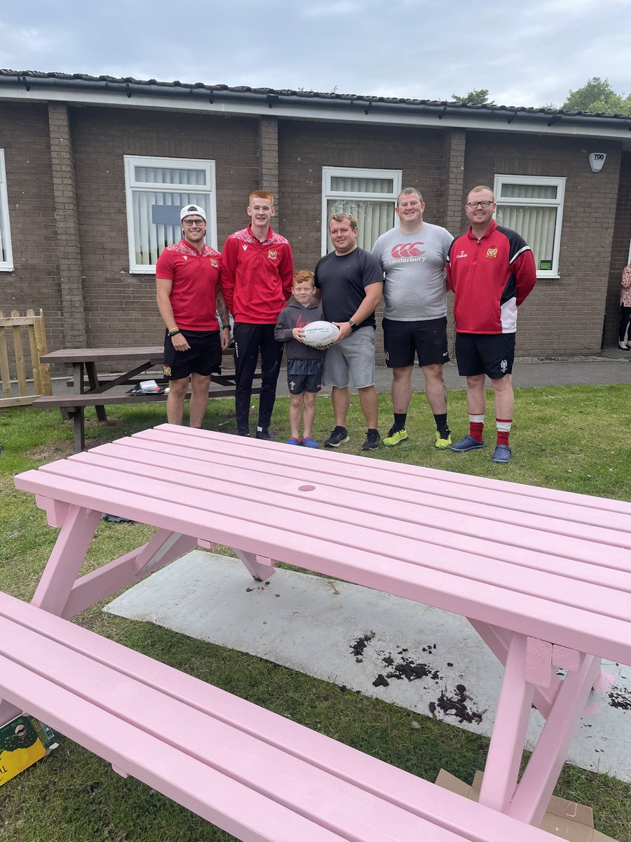 SpeakeasyClub1's tweet photo. Speakeasy Bench #15 has landed! 

A huge thanks to Ryan and all the team @NantygloRugby for being so supportive of the project. 

1st Speakeasy ball to be delivered to a club as-well. 

Many hands certainly made light work and we had a proper laugh too. See you all very soon! https://t.co/bQI6yP6wNF