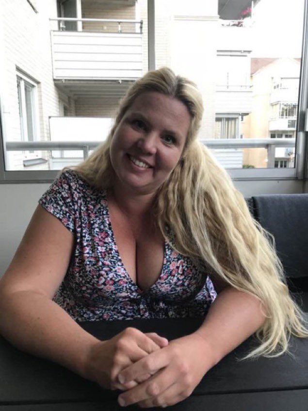 Aliceexpose's tweet image. Was told to be compared with Anna.
Like for me (to the left)
Retweet for Anna (to the right)