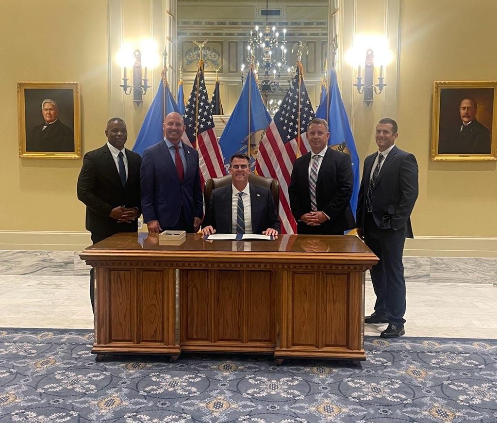 TulsaPolice's tweet photo. Gov. Stitt Signs Bill Regarding Search Warrants
Earlier this month, the Robbery Lieutenant, Captain over the Detective Division, and others traveled to Oklahoma City for a ceremonial bill signing of SB 1660 with Gov. Kevin Stitt.
More about the bill: https://t.co/wh2KoeOnez https://t.co/hXoTcXwzAJ