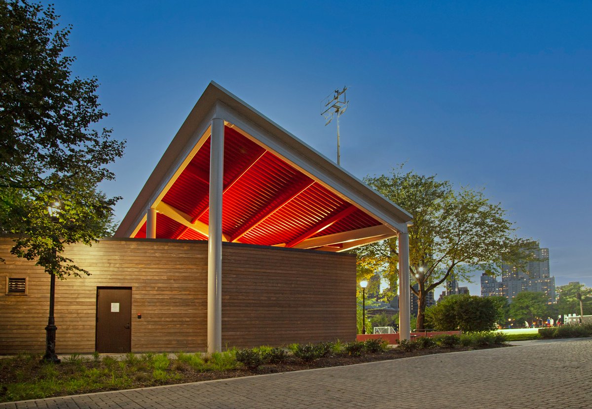 jlgordonarch's tweet photo. Jack McManus Field and Park at Roosevelt Island

JLGA’s design strategy focused on two core challenges: transform an outdated, irregularly shaped structure and create an iconic, grand entrance that unifies the recreational greenspace.
#architecturehunting #nycarchitecture https://t.co/n3rUjz9Atm