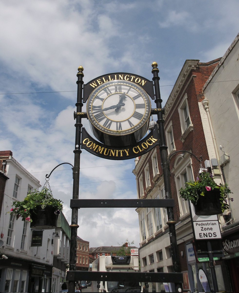 pjcarter_'s tweet photo. The #Wellington #CommunityClock was originally put up in Market Square as part of the #Millennium celebrations in January 2000. It cost £10,000 and was partly paid for by public subscription.

#Telford #Shropshire
#ShropshireStar
#ExpressandStar
#Canon
#Ixus https://t.co/Pw43VoR3I7
