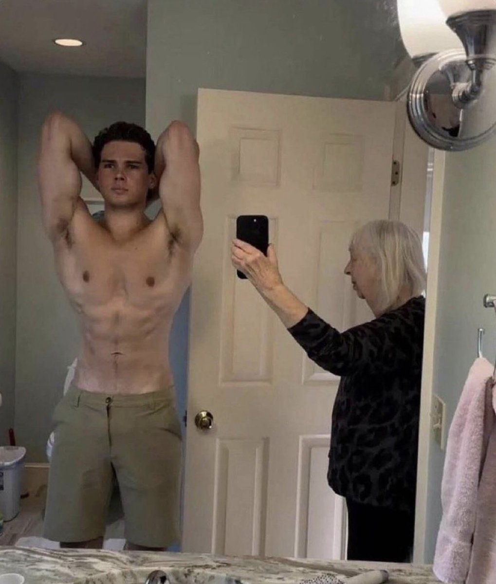 insane poses tweet media