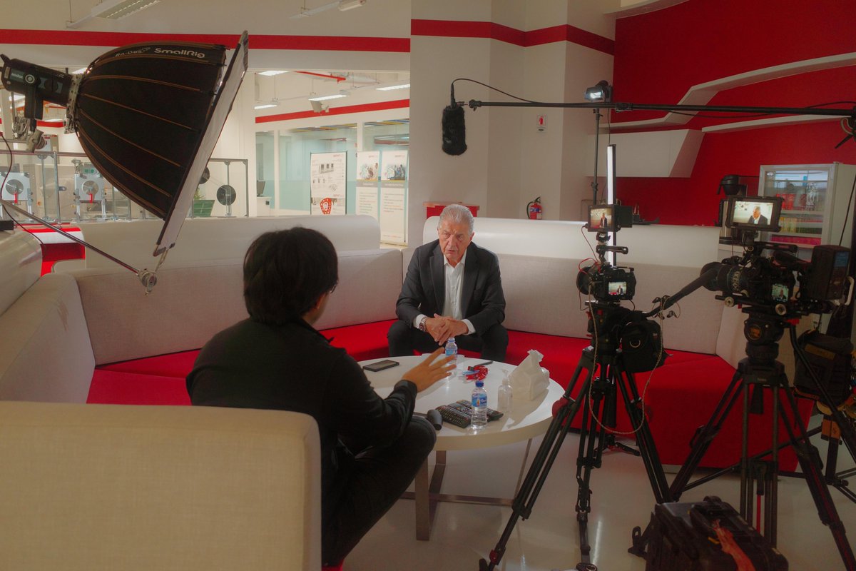 The evolution of modern technology has been powered by electronics and semiconductors.💡

#BTS with ASMPT - global leader of hardware and software solutions for the manufacture of semiconductors and electronics. 

#onset
#tech 
#filmmakers 
#BehindTheScenes