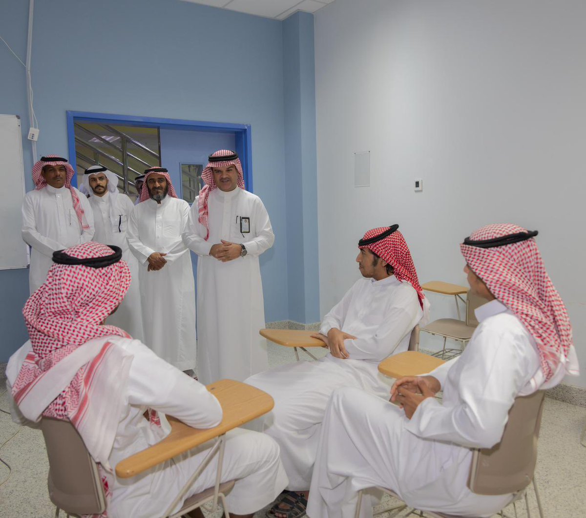 U_Tabuk's tweet photo. قام سعادة رئيس #جامعة_تبوك بزيارة تفقدية للكلية الجامعية بمحافظة #حقل، التقى خلالها أعضاء هيئة التدريس وتأكد من جاهزية المباني والقاعات الدراسية، ووقف على سير العملية التعليمية مع بدء #العام_الجامعي_1446هـ.

@U_Tabuk
#واصل_شغفك
#العوده_للدراسة https://t.co/uevcXI9Unx