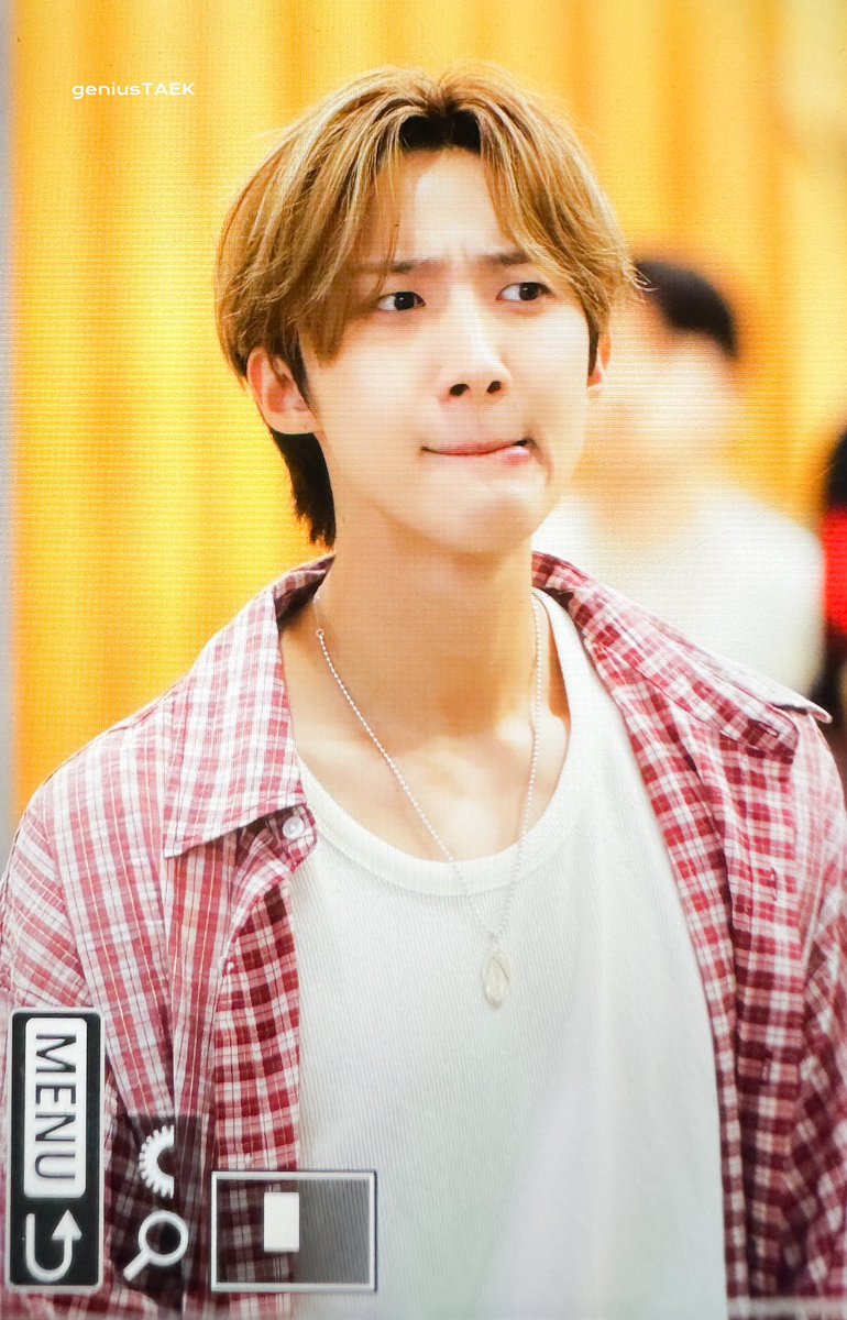 last1shot's tweet photo. Happy birthday to the legend and king Hui, whose many sides and talents and genuine, kind and caring heart and dedication to art will always fill me with awe and love. You deserve all the appreciation and love. Thank you for being you. #HuisyDanceDay #후이 #펜타곤 @CUBE_PTG https://t.co/UTnou1a0zL