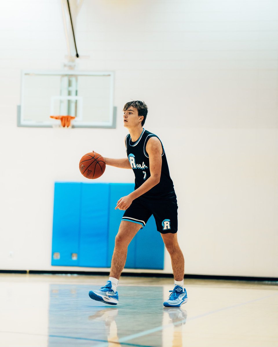 Wishing our freshman Landon Riebel a very Happy Birthday!!! Enjoy the day🥳🎂🎈