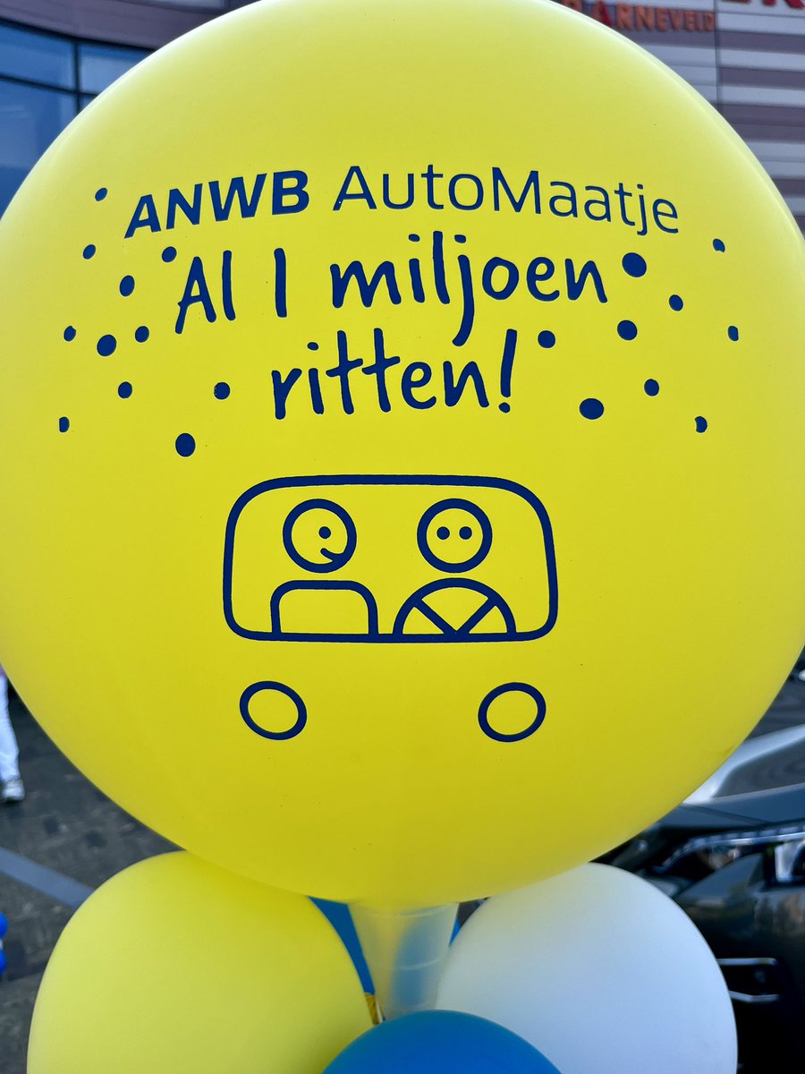 De 1 miljoenste ANWB AutoMaatje rit hebben we gevierd in Barneveld! 
Super om te zien dat AutoMaatje nu in 130 gemeentes actief is! Zo’n 4300 vrijwilligers ondersteunen 42500 minder mobiele buurtgenoten dagelijks van A naar B! #woerden #automaatje <a href="/ANWB/">anwb</a> @LotteRuyten