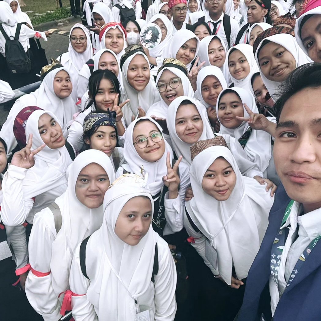 shafiracok's tweet photo. Saya Shafira Seisar Salsabila dari Fakultas Ilmu Pendidikan Bangga Menjadi Bagian dari Laskar Dewantara Muda 2024" 
@BEMUMOfficial
@UM_1954
#Day3PKKMBUM2024
#PKKMBUM2024
#MabaUM2024
#SinergiKreasi
#BEMUM2024
#UMtheOnlyOne
#SahabatMahasiswa
#LaskarDewantaraMuda https://t.co/84Jt3MLhy7